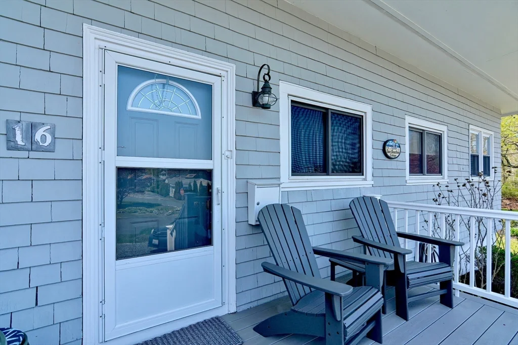 3 bed, 1 bath apartment for rent at 16 Warwick Rd Unit WINTER, East Gloucester — photo 3 of 25
