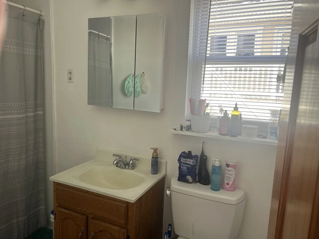3 bed, 1 bath apartment for rent at 16 Wave Way Unit 1, Winthrop — photo 7 of 9