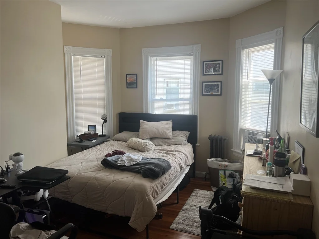 3 bed, 1 bath apartment for rent at 16 Wave Way Unit 1, Winthrop — photo 8 of 9