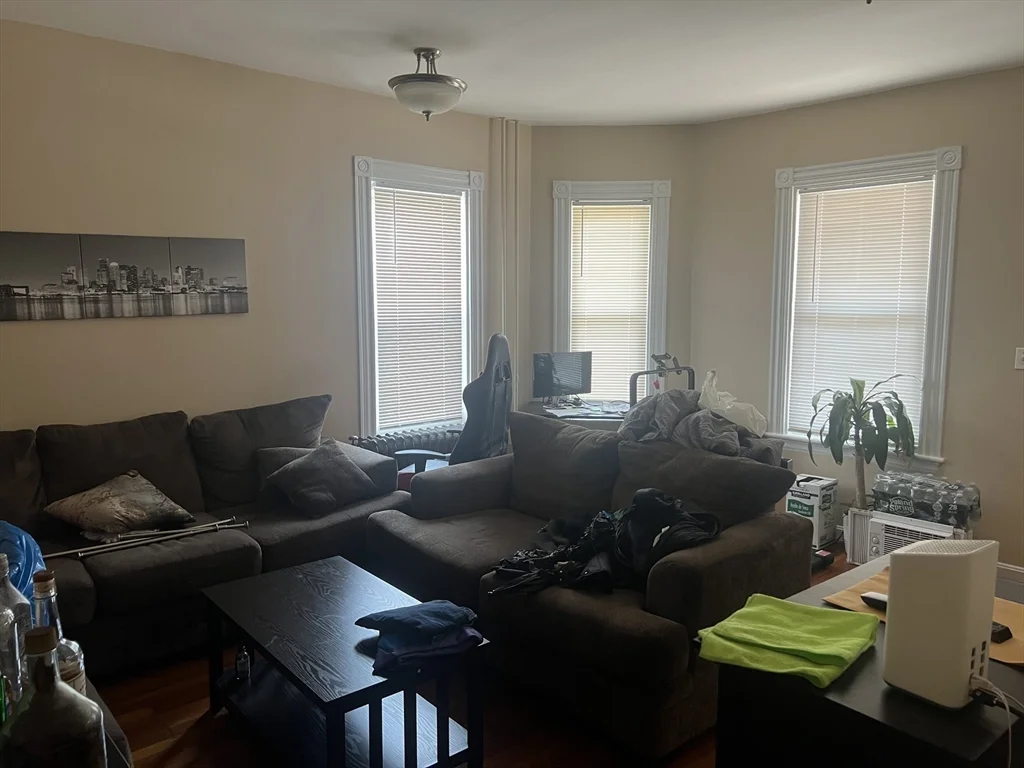 3 bed, 1 bath apartment for rent at 16 Wave Way Unit 1, Winthrop — photo 6 of 9