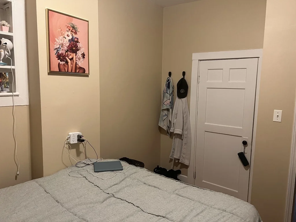 3 bed, 1 bath apartment for rent at 16 Wave Way Unit 1, Winthrop — photo 5 of 9