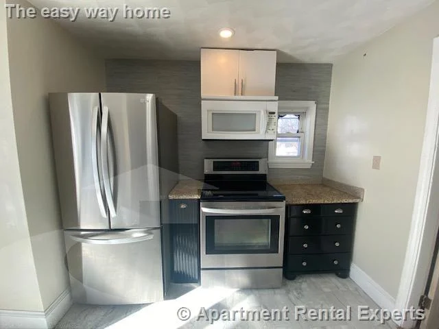 2 bed, 1 bath apartment for rent at 16 Waverly St Unit 2, Everett — photo 2 of 15