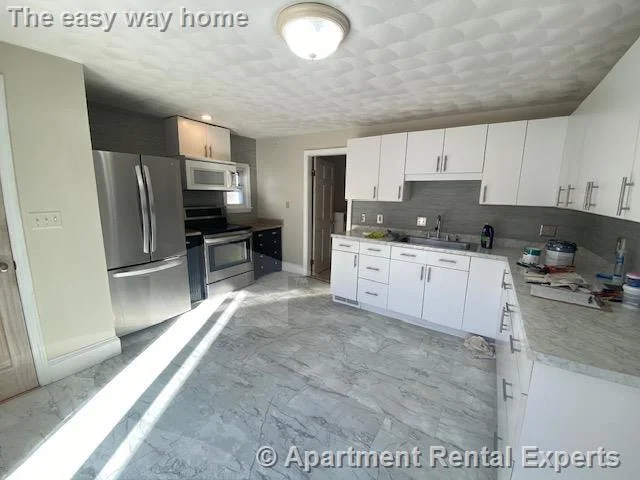 2 bed, 1 bath apartment for rent at 16 Waverly St Unit 2, Everett — photo 1 of 15