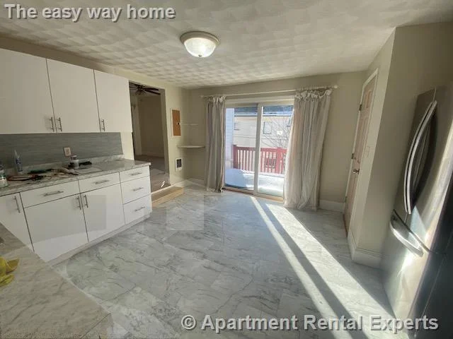 2 bed, 1 bath apartment for rent at 16 Waverly St Unit 2, Everett — photo 3 of 15