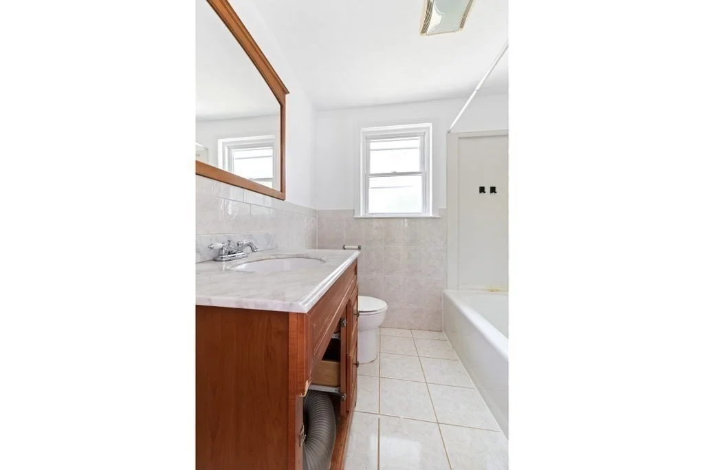 3 bed, 1 bath apartment for rent at 16 Wedgemere Unit 16, West Roxbury — photo 8 of 19