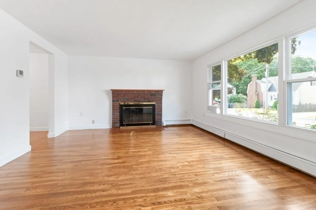 3 bed, 1 bath apartment for rent at 16 Wedgemere Unit 16, West Roxbury — photo 3 of 19