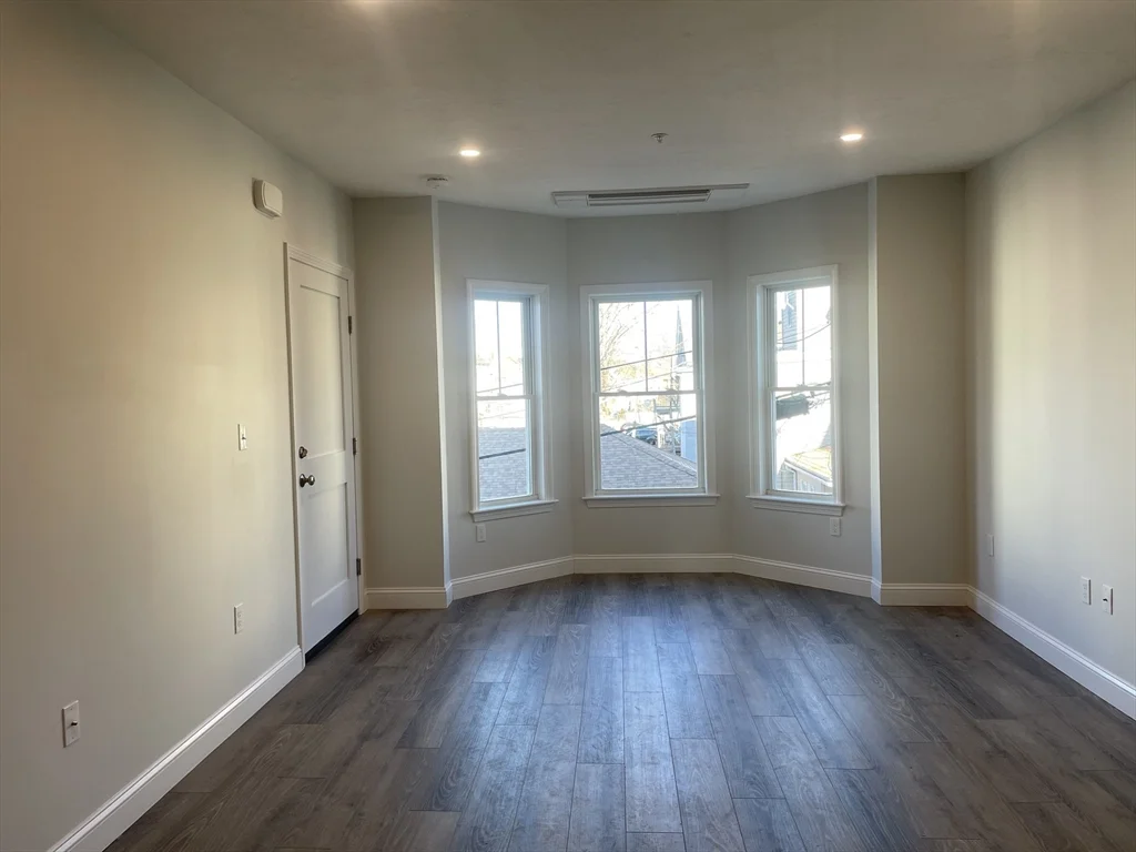 3 bed, 1 bath apartment for rent at 16 Wendell St Unit 6, Lawrence — photo 4 of 12