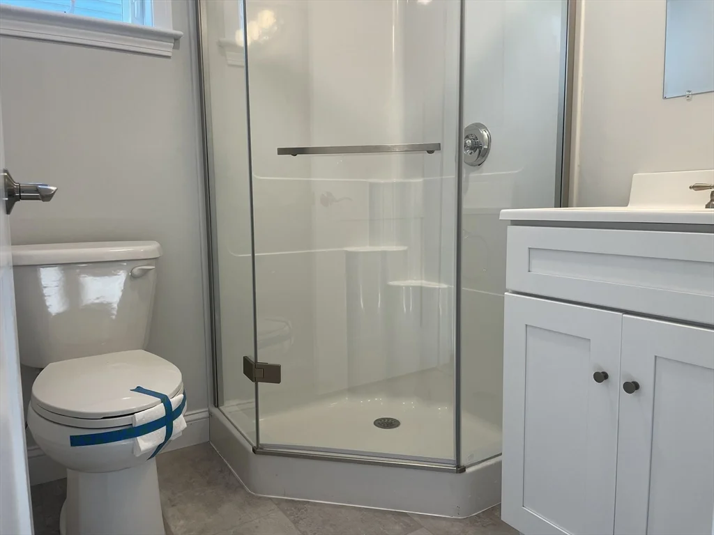 3 bed, 1 bath apartment for rent at 16 Wendell St Unit 6, Lawrence — photo 9 of 12