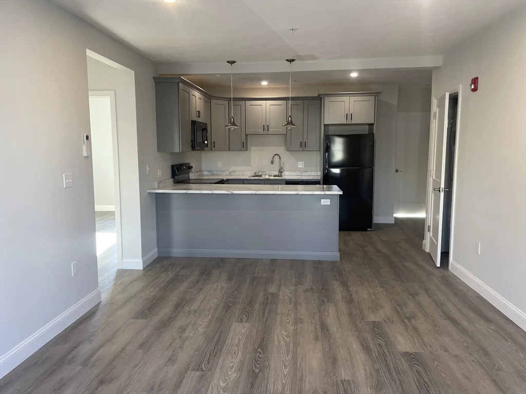 3 bed, 1 bath apartment for rent at 16 Wendell St Unit 6, Lawrence — photo 2 of 12