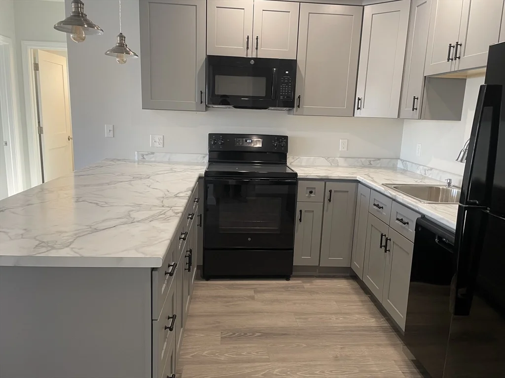 3 bed, 1 bath apartment for rent at 16 Wendell St Unit 6, Lawrence — photo 3 of 12