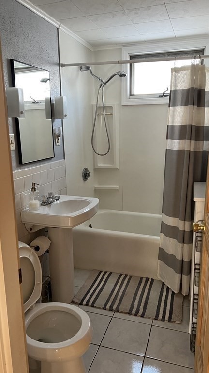 3 bed, 1 bath apartment for rent at 16 Wentworth Unit 1, Worcester — photo 6 of 9