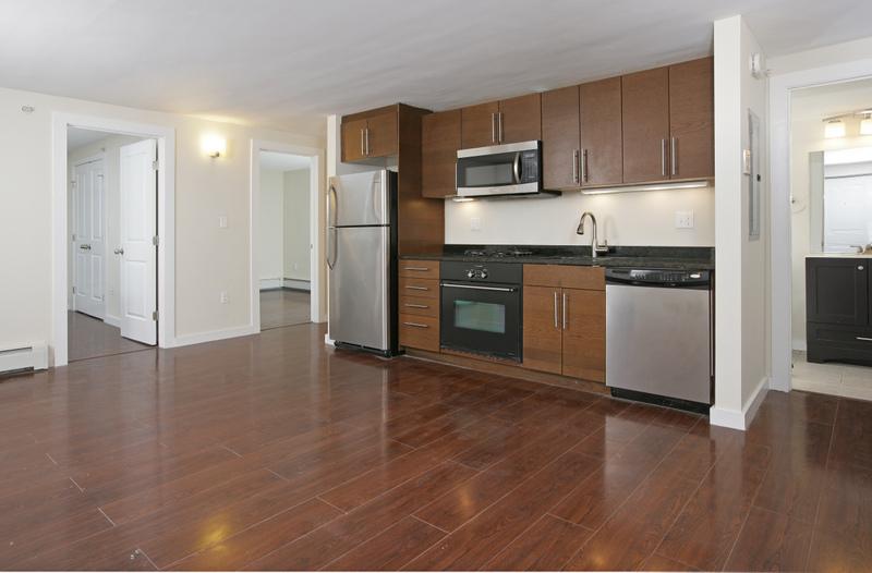 4 bed, 2 bath apartment for rent at 16 West Springfield St Unit 2, South End — photo 1 of 4