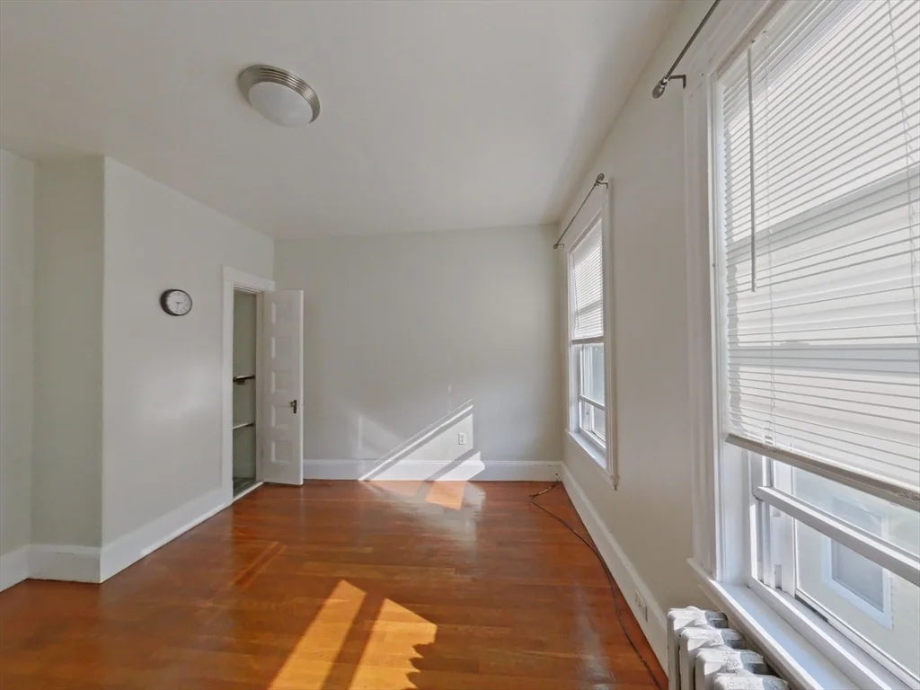 2 bed, 1 bath apartment for rent at 16 West Squantum St Unit 2, Quincy — photo 5 of 7