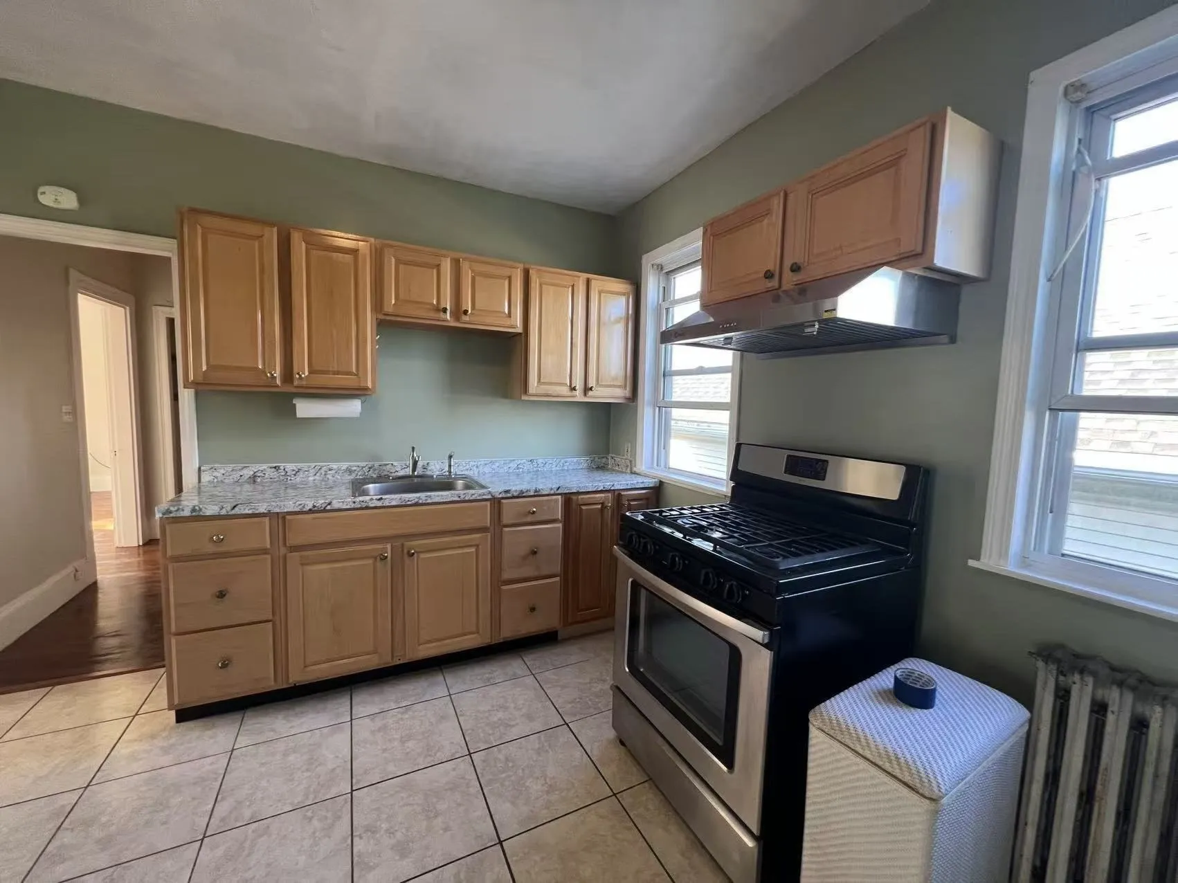 2 bed, 1 bath apartment for rent at 16 West Squantum St Unit 2, Quincy — photo 8 of 14
