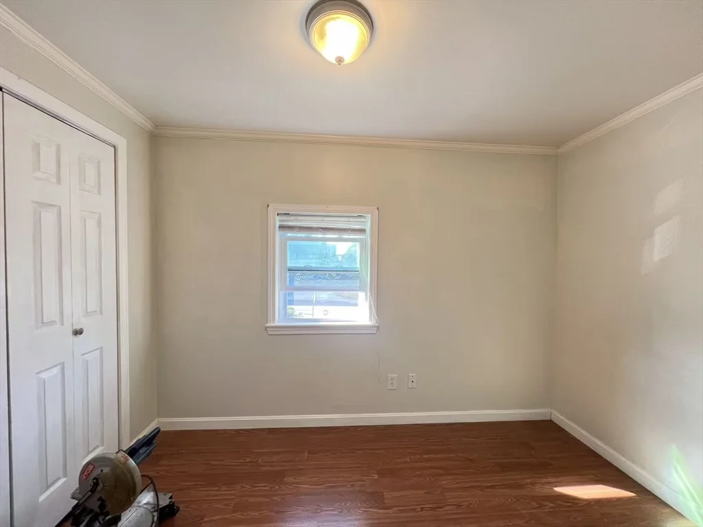 2 bed, 1 bath apartment for rent at 16 West Squantum St Unit 2, Quincy — photo 6 of 7