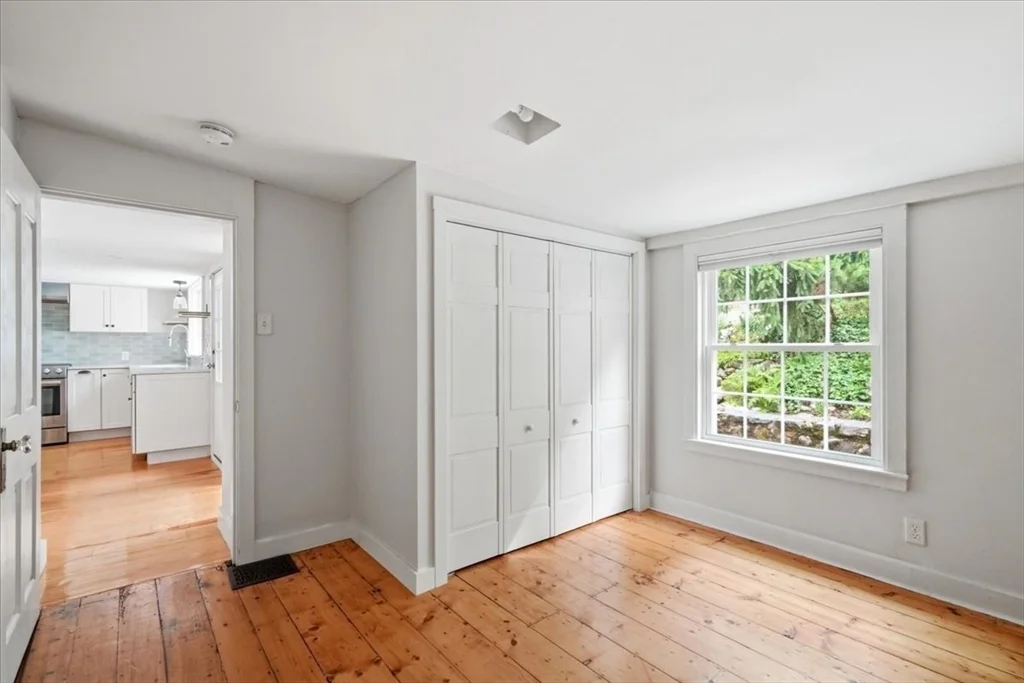3 bed, 2 bath apartment for rent at 16 West St, Hingham — photo 14 of 27