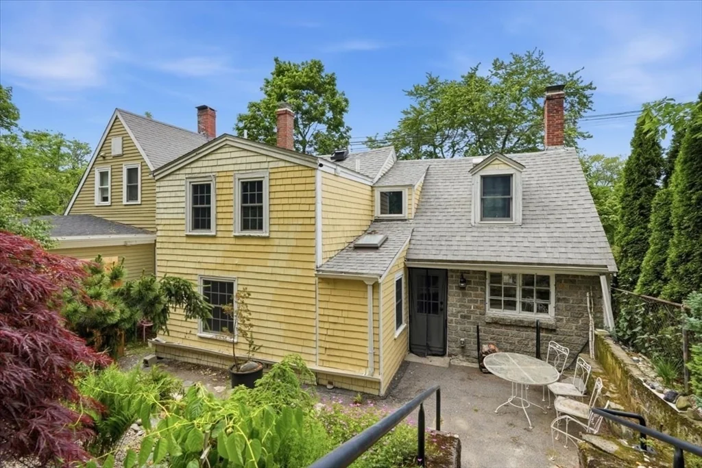 3 bed, 2 bath apartment for rent at 16 West St, Hingham — photo 26 of 27