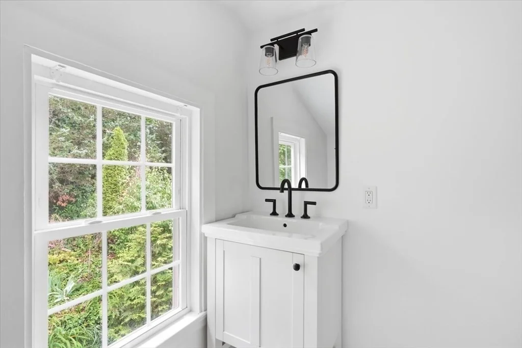 3 bed, 2 bath apartment for rent at 16 West St, Hingham — photo 18 of 27