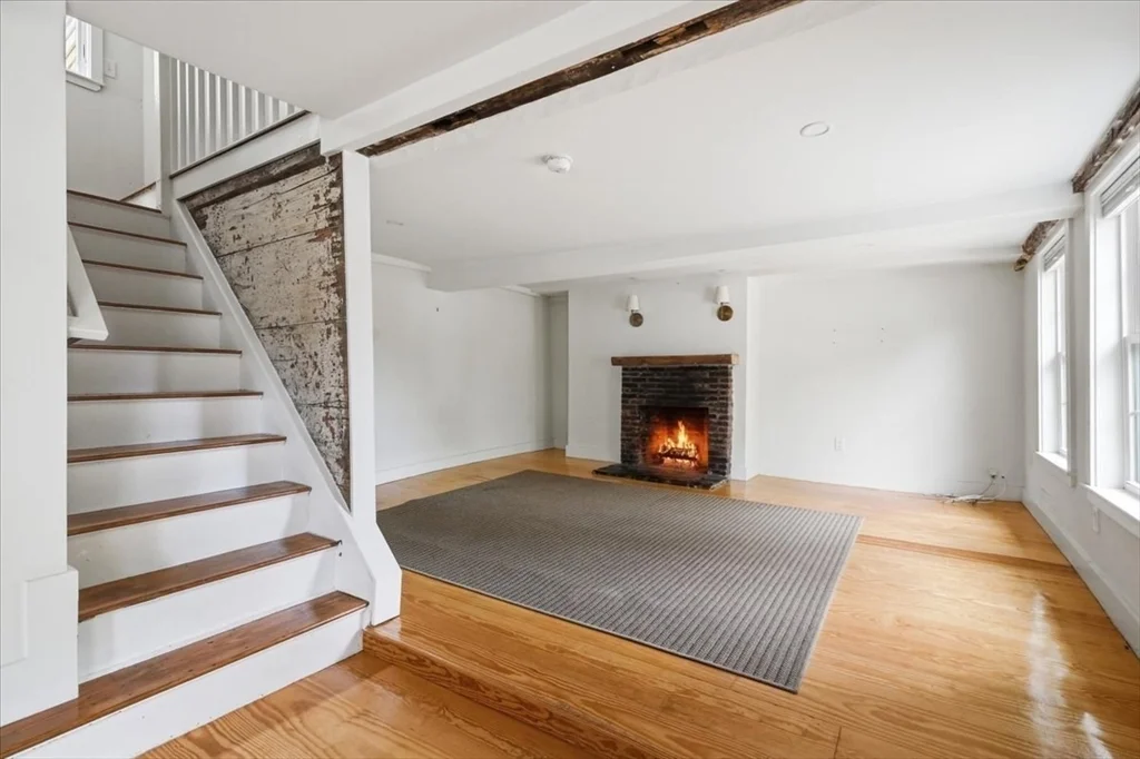 3 bed, 2 bath apartment for rent at 16 West St, Hingham — photo 11 of 27