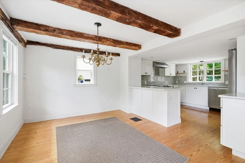 3 bed, 2 bath apartment for rent at 16 West St, Hingham — photo 4 of 27