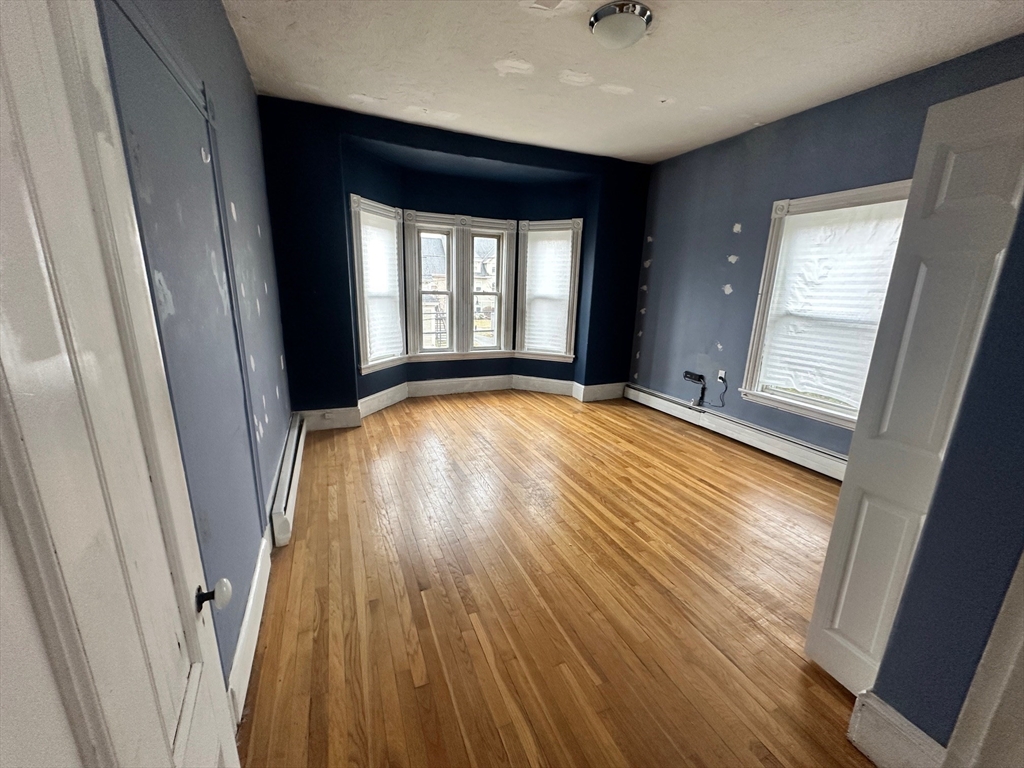 3 bed, 1 bath apartment for rent at 16 West St Unit 3, Franklin — photo 3 of 6