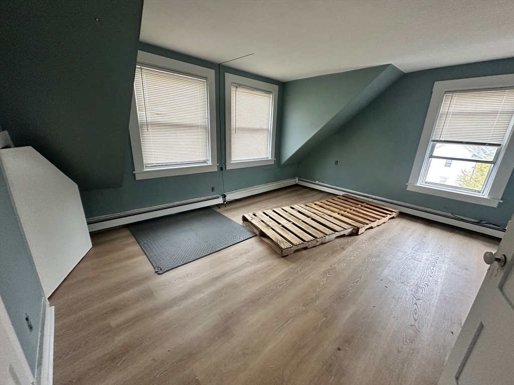 3 bed, 1 bath apartment for rent at 16 West St Unit 3, Franklin — photo 5 of 6
