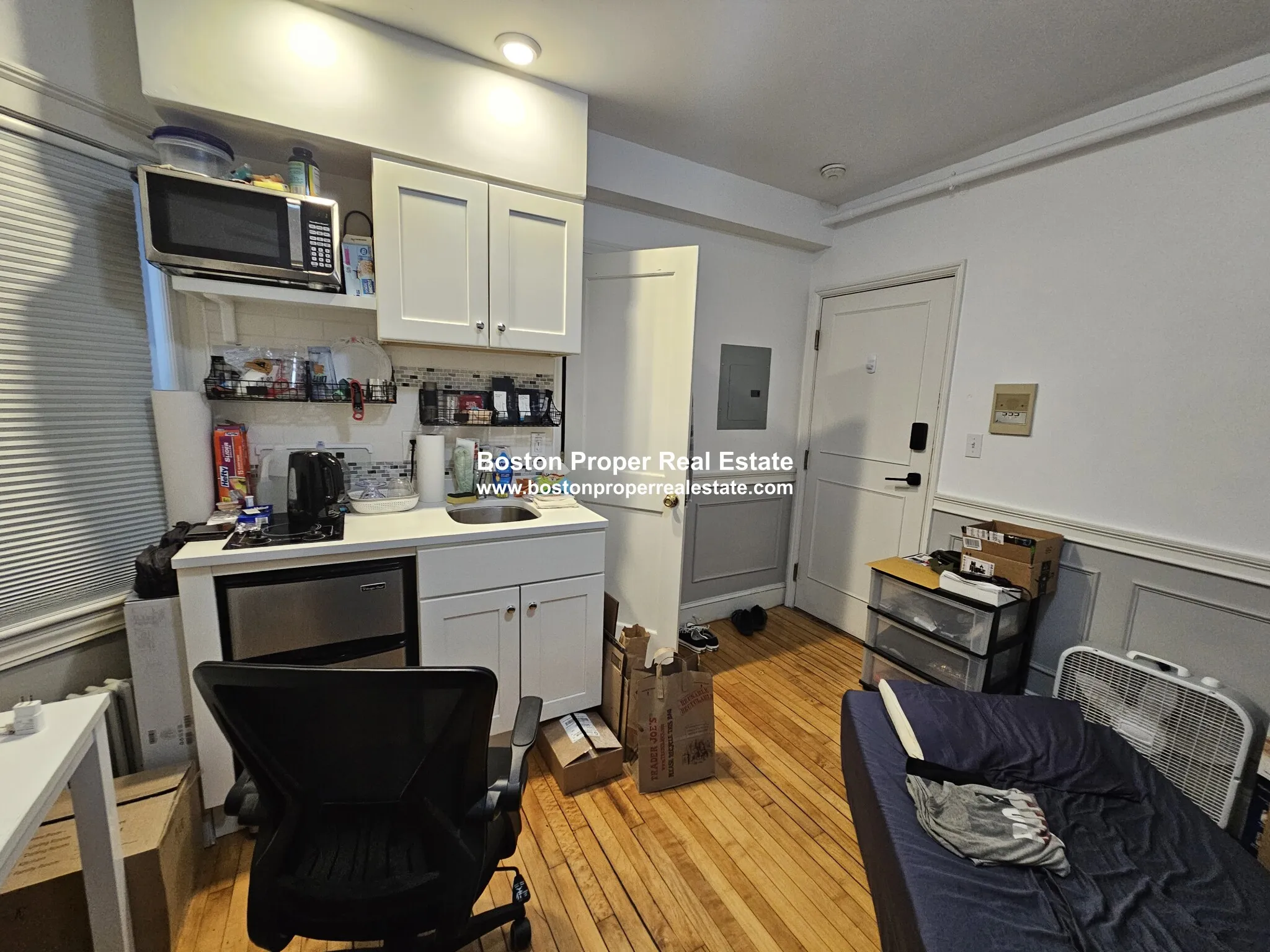 Studio bed, 1 bath apartment for rent at 16 Westland Ave Unit 101, Fenway — photo 3 of 16
