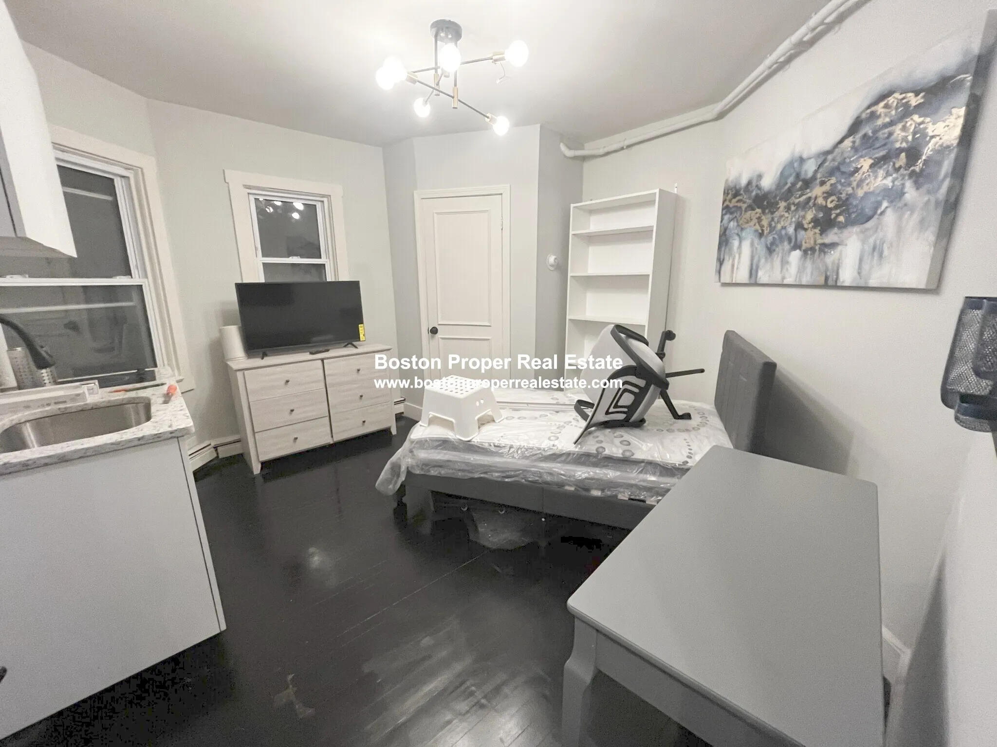 Studio bed, 1 bath apartment for rent at 16 Westland Ave Unit 202, Fenway — photo 3 of 16