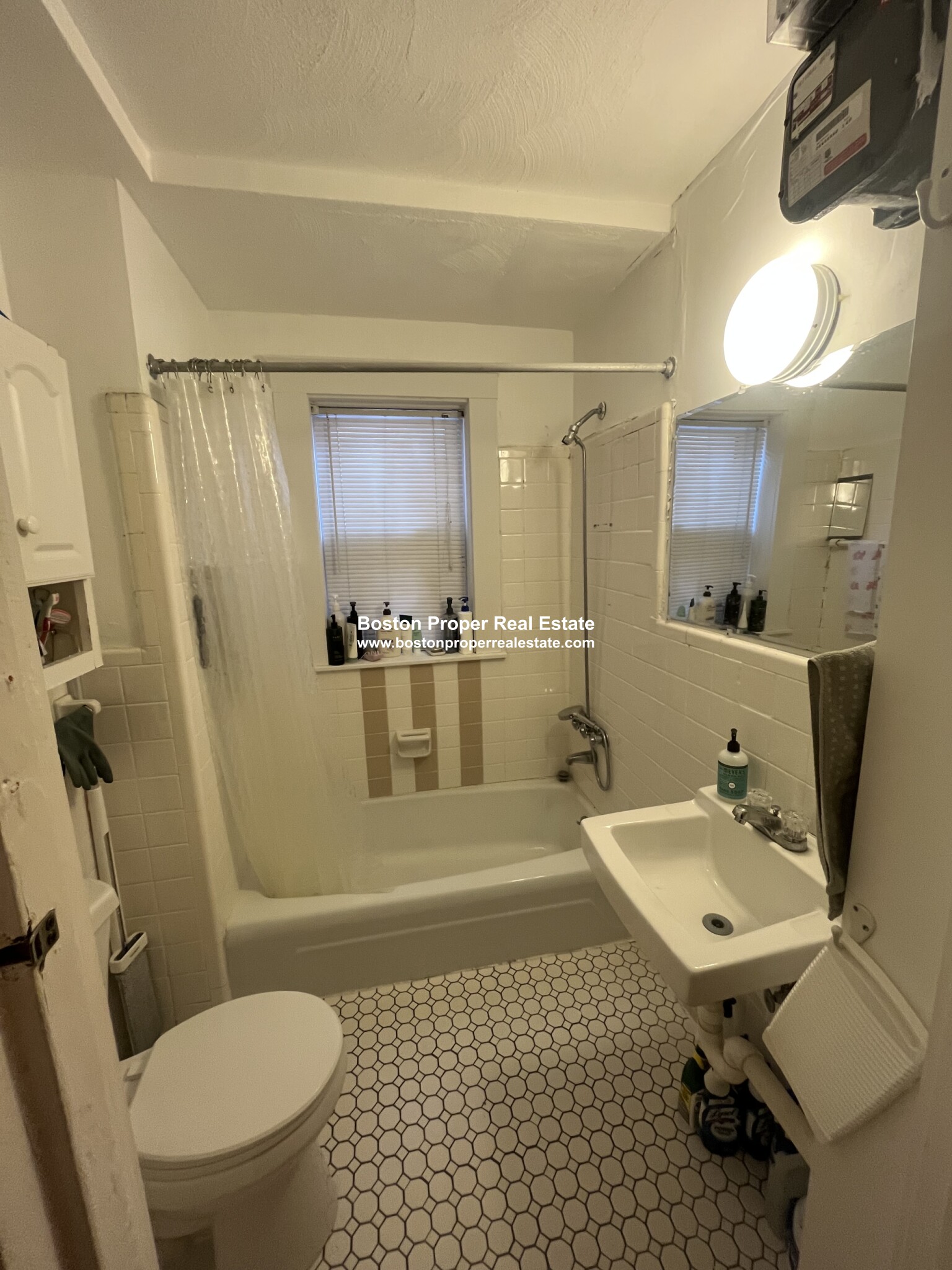 2 bed, 1 bath apartment for rent at 16 Westland Ave Unit 207, Fenway — photo 3 of 17