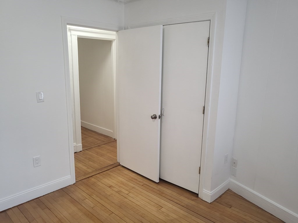 3 bed, 1 bath apartment for rent at 16 Westland Ave Unit 5, Fenway — photo 11 of 17