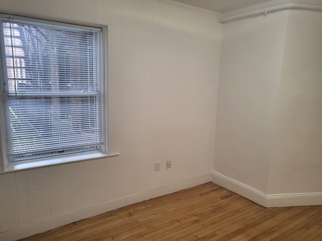 3 bed, 1 bath apartment for rent at 16 Westland Ave Unit 5, Fenway — photo 12 of 17