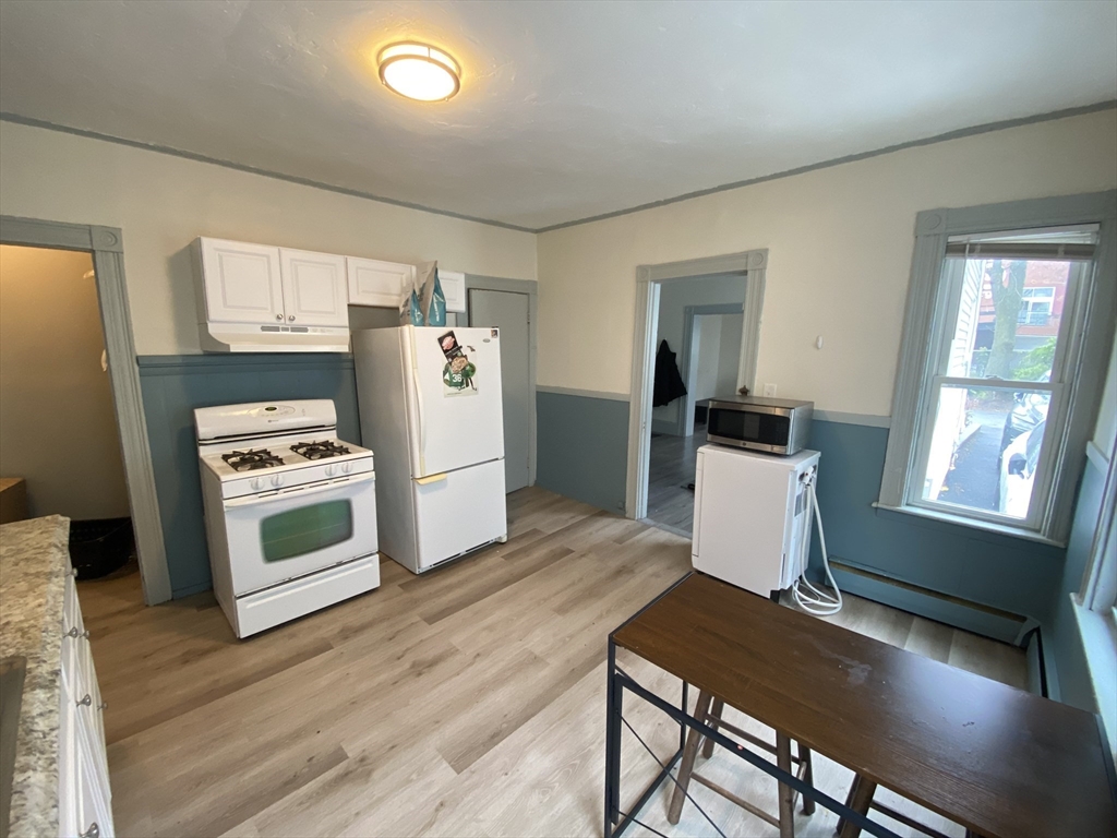3 bed, 1 bath apartment for rent at 16 White St Pl Unit 1, Spring Hill — photo 6 of 11