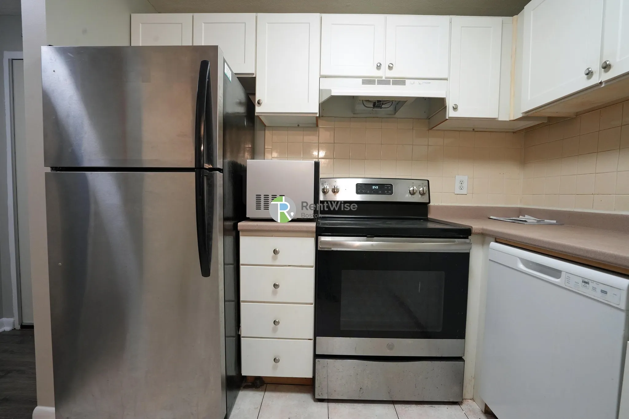 1 bed, 1 bath apartment for rent at 16 Whites Ave Unit 24, Watertown — photo 4 of 8