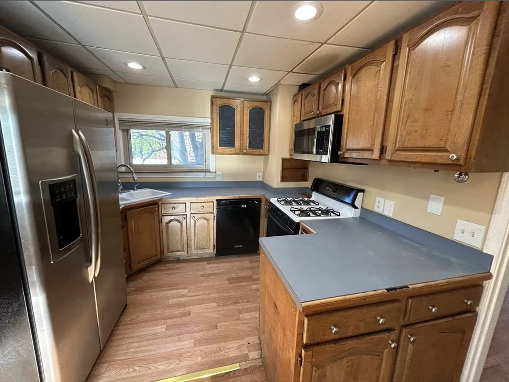 3 bed, 2 bath apartment for rent at 16 Whittier Rd, Natick — photo 5 of 15