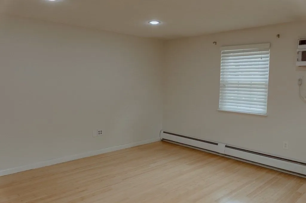 2 bed, 1 bath apartment for rent at 16 Williamsburg Ct Unit 23, Shrewsbury — photo 10 of 11
