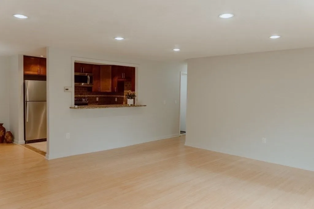 2 bed, 1 bath apartment for rent at 16 Williamsburg Ct Unit 23, Shrewsbury — photo 5 of 11