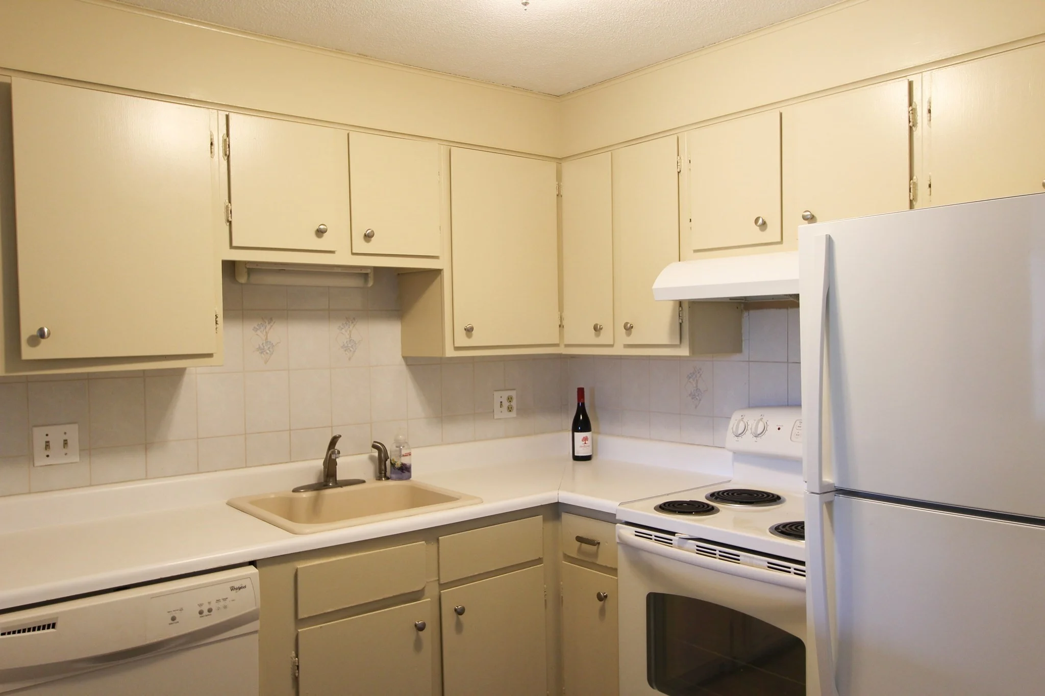 1 bed, 1 bath apartment for rent at 16 Williamsburg Unit 12, Shrewsbury — photo 4 of 11
