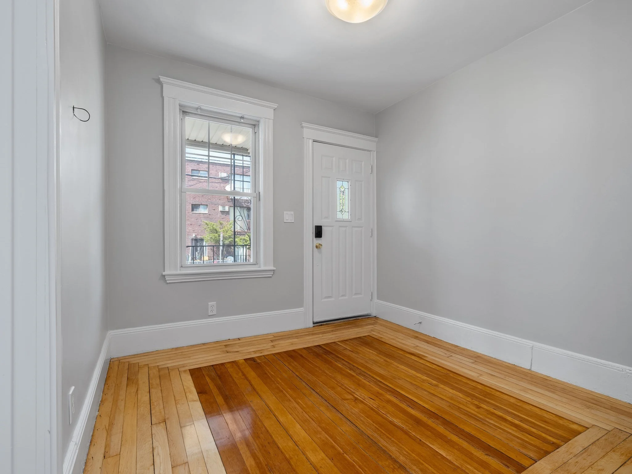 4 bed, 1 bath apartment for rent at 16 Windsor Rd Unit 1, Tufts University — photo 9 of 13