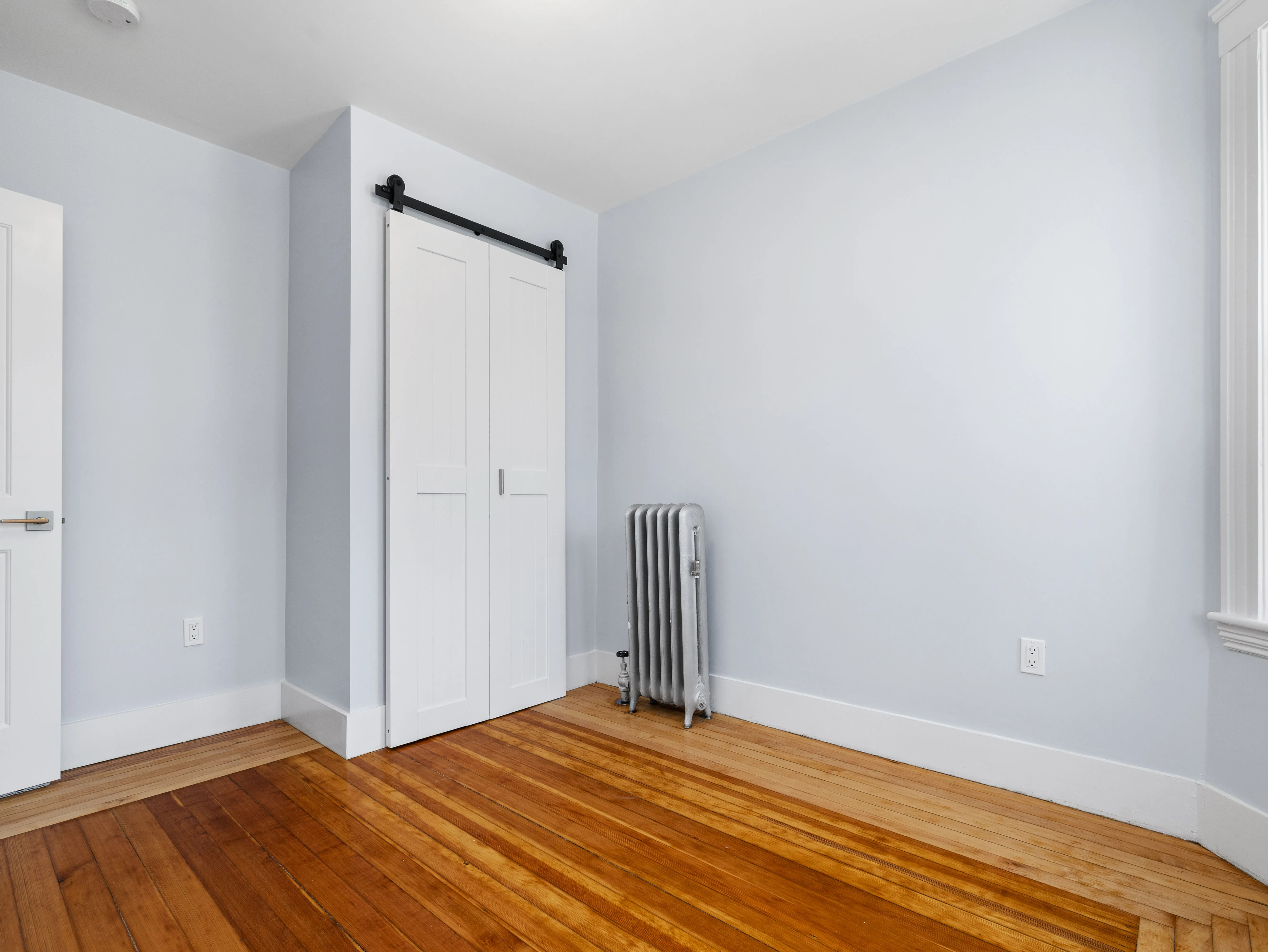 4 bed, 1 bath apartment for rent at 16 Windsor Rd Unit 1A, South Medford — photo 4 of 10