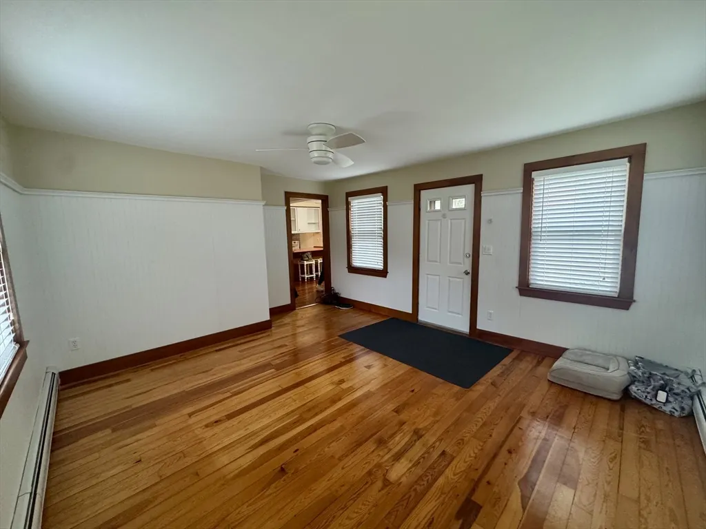1 bed, 1 bath apartment for rent at 16 Winona Ave, Sconticut Neck — photo 10 of 22