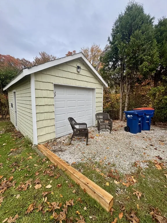 1 bed, 1 bath apartment for rent at 16 Winona Ave, Sconticut Neck — photo 2 of 22