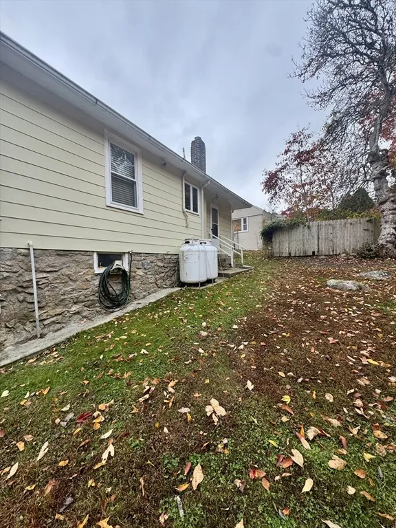 1 bed, 1 bath apartment for rent at 16 Winona Ave, Sconticut Neck — photo 3 of 22