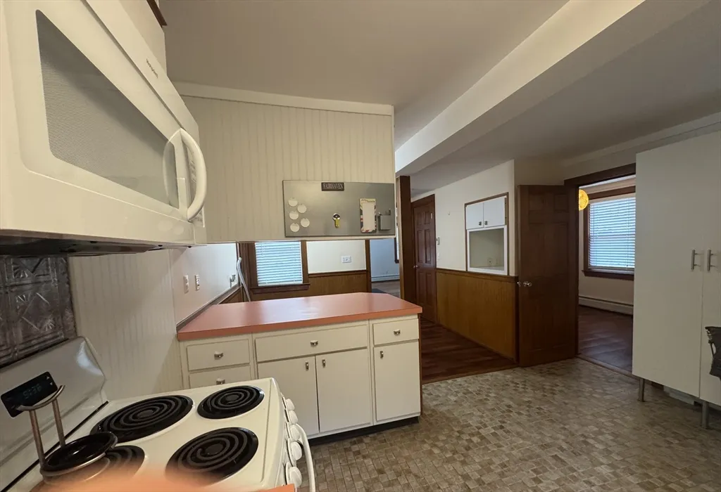 1 bed, 1 bath apartment for rent at 16 Winona Ave, Sconticut Neck — photo 6 of 22