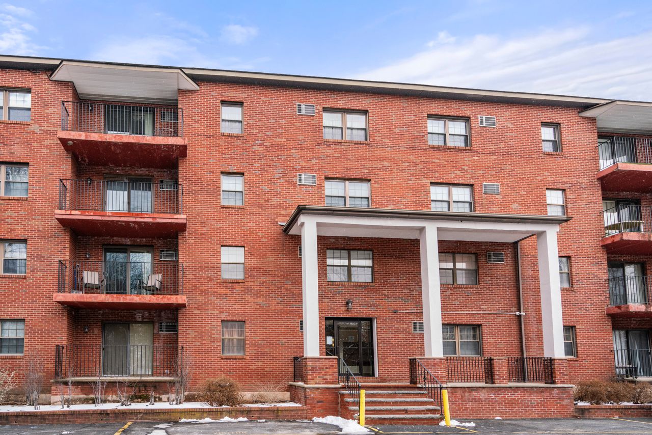 2 bed, 2 bath apartment for rent at 16 Winter St Unit 41C, Piety Corner Historic District — photo 3 of 33