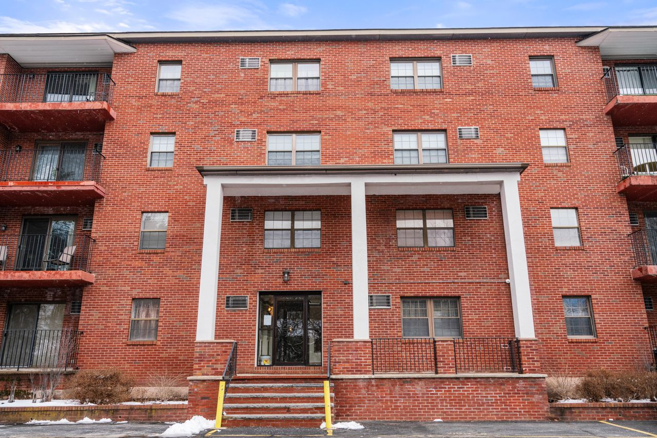 2 bed, 2 bath apartment for rent at 16 Winter St Unit 41C, Piety Corner Historic District — photo 2 of 33