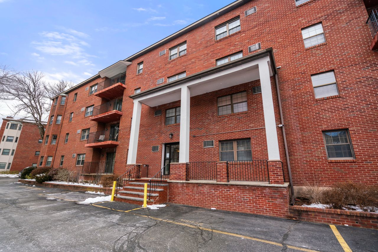 2 bed, 2 bath apartment for rent at 16 Winter St Unit 41C, Piety Corner Historic District — photo 1 of 33