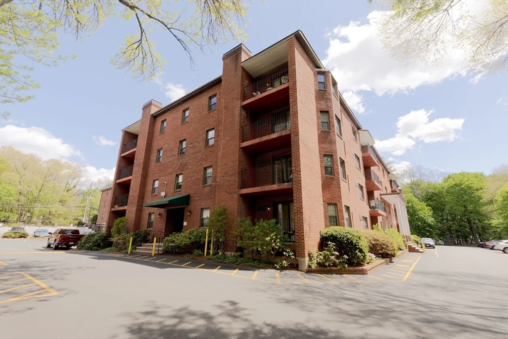 2 bed, 2 bath apartment for rent at 16 Winter St Unit 42C, Waltham — photo 2 of 31