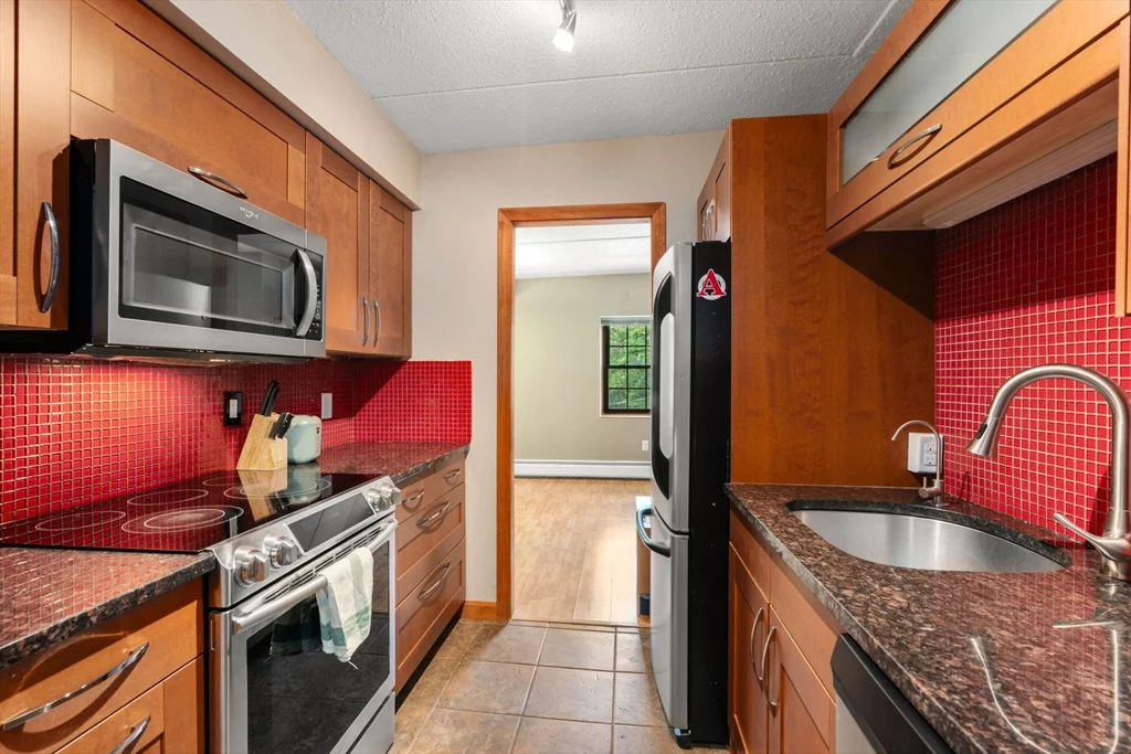 2 bed, 2 bath apartment for rent at 16 Winter St Unit 48A, Waltham — photo 3 of 15