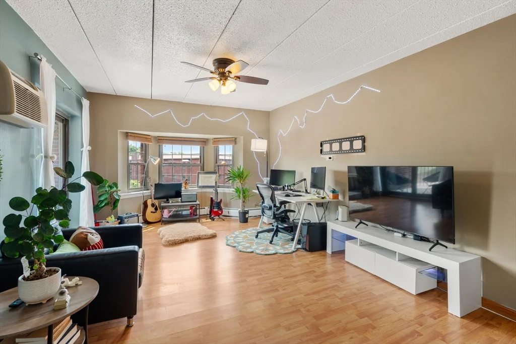 2 bed, 2 bath apartment for rent at 16 Winter St Unit 48A, Waltham — photo 5 of 15