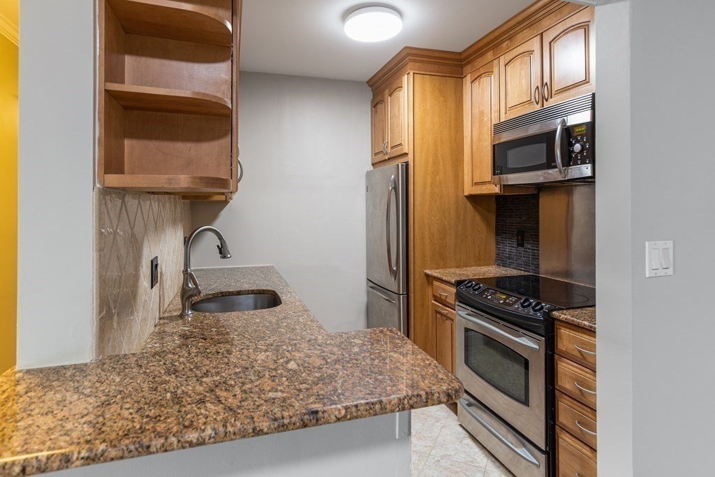 2 bed, 2 bath apartment for rent at 16 Winter Unit 13, Waltham — photo 8 of 19